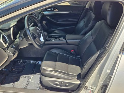 Used 2023 Nissan Maxima SV w/ Floor Mat Group FWD image 28