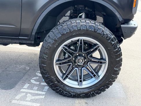 Used 2022 Ford Bronco Badlands AWD/4WD image 9