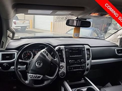 Used 2019 Nissan Titan PRO-4X w/ Pro-4x Convenience Package AWD/4WD image 6