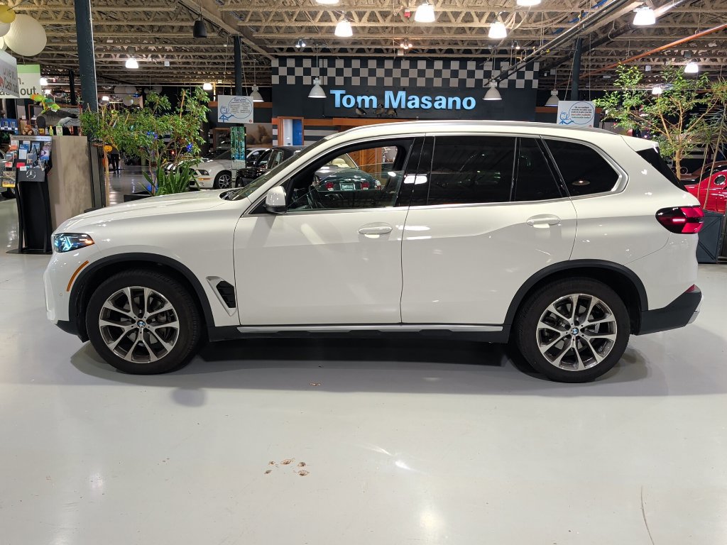 Certified 2026 BMW X5 xDrive40i w/ Climate Comfort Package AWD/4WD image 16