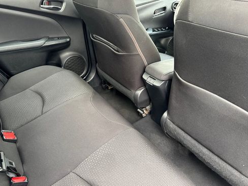 Used 2022 Toyota Prius LE image 28