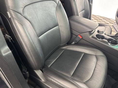 Used 2017 Ford Explorer XLT w/ Equipment Group 202A image 28