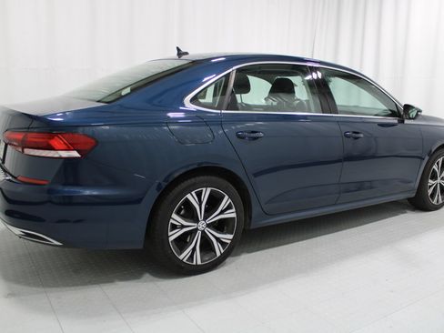 Used 2021 Volkswagen Passat 2.0T SE FWD image 6