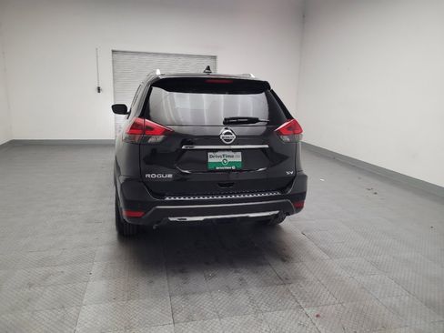 Used 2019 Nissan Rogue SV FWD image 6