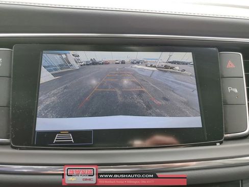 Used 2021 Buick Enclave Essence image 29
