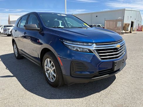 Used 2022 Chevrolet Equinox LS image 6