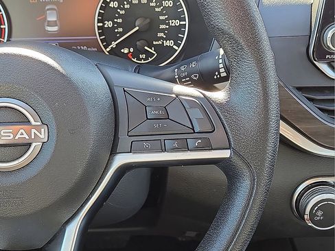 Used 2024 Nissan Altima 2.5 SV image 21