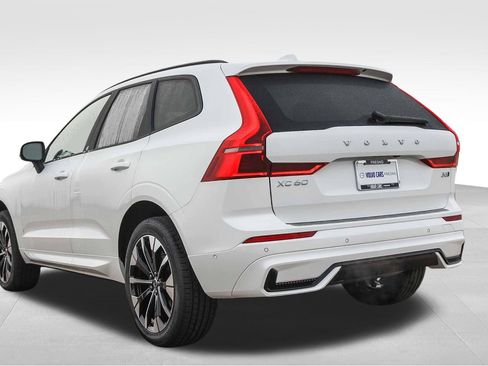 Used 2026 Volvo XC60 B5 Plus w/ Climate Package PRO AWD/4WD image 8