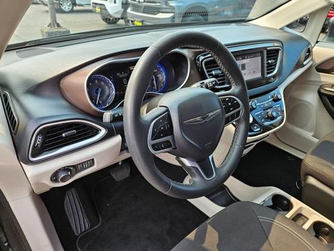 Used 2023 Chrysler Voyager LX FWD image 25