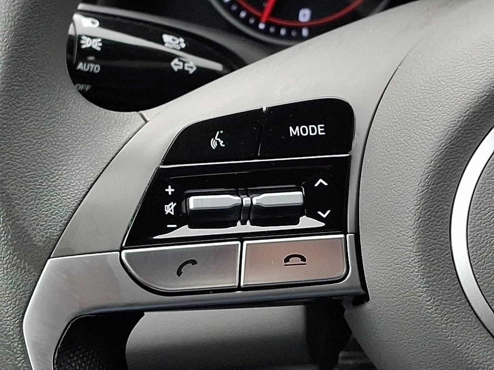 Certified 2023 Hyundai Elantra SEL FWD image 22