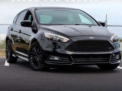 Used 2018 Ford Focus ST w/ Equipment Group 402A image 1