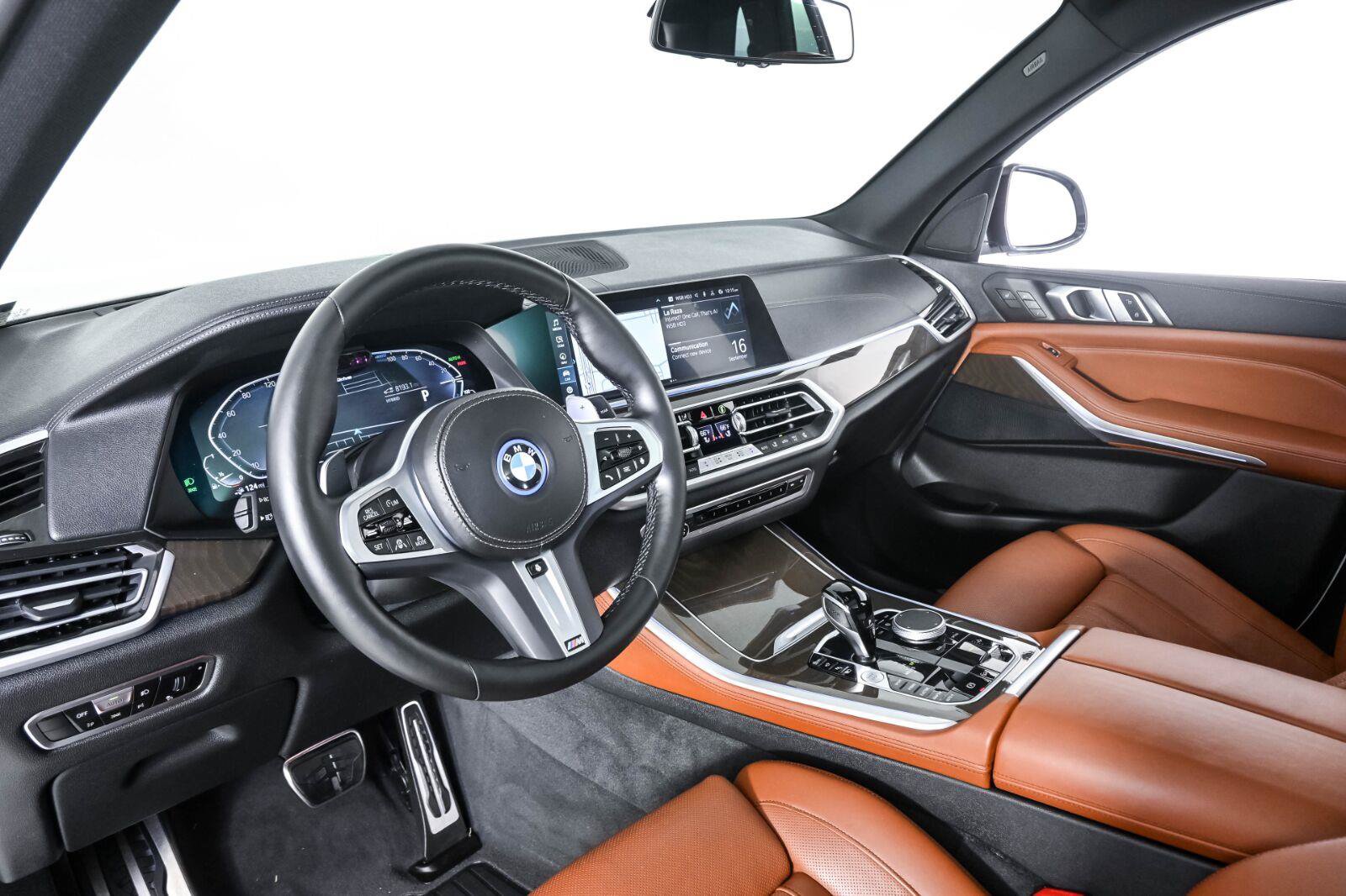 Used 2022 BMW X5 xDrive45e w/ M Sport Package AWD/4WD image 4