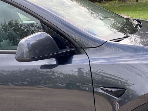 Used 2024 Tesla Model Y Performance image 19