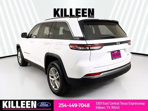 Used 2023 Jeep Grand Cherokee Laredo RWD image 6