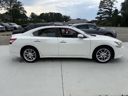 Used 2011 Nissan Maxima 3.5 SV w/ Premium Pkg FWD image 10