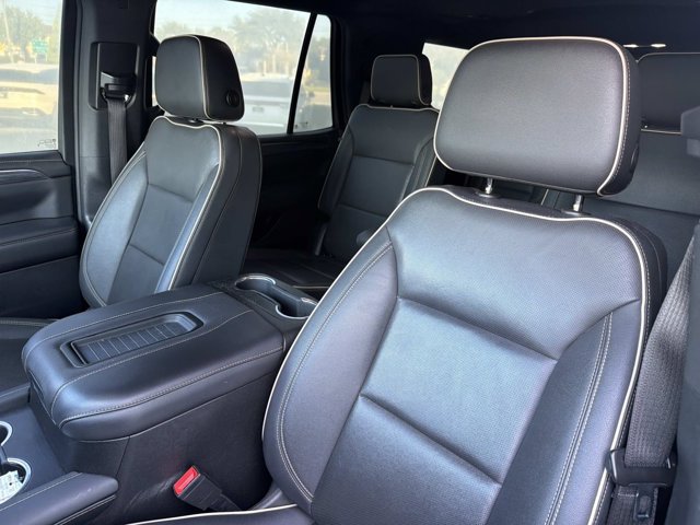 Used 2022 GMC Yukon SLT w/ SLT Premium Package RWD image 13