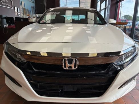 Used 2018 Honda Accord Sport image 5