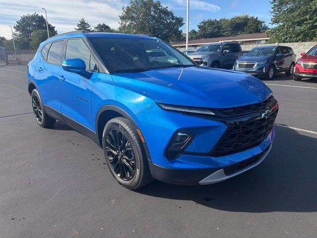 Certified 2024 Chevrolet Blazer LT w/ LPO, Black Grille Bar Package FWD image 4