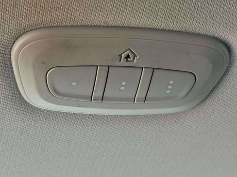 Used 2019 Jeep Cherokee Limited AWD/4WD image 27