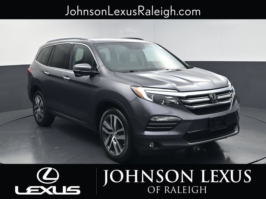 Used 2017 Honda Pilot Touring image 3