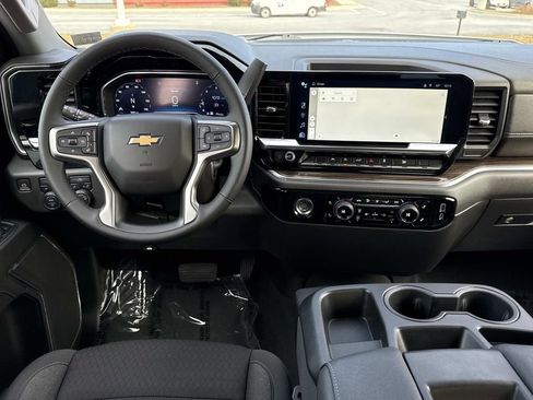Used 2024 Chevrolet Silverado 1500 LT AWD/4WD image 3