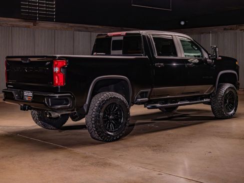 Used 2022 Chevrolet Silverado 2500 LTZ w/ LTZ Plus Package AWD/4WD image 10
