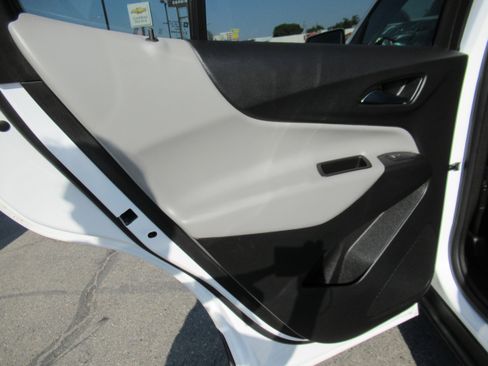 Used 2020 Chevrolet Equinox LT image 10