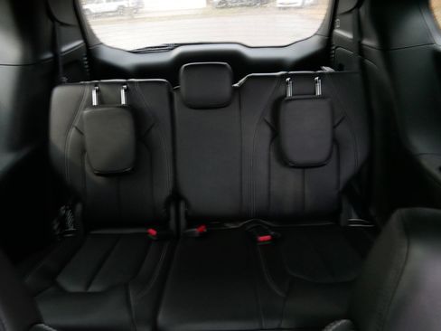 New 2026 Chrysler Pacifica Select w/ S Appearance Package image 8
