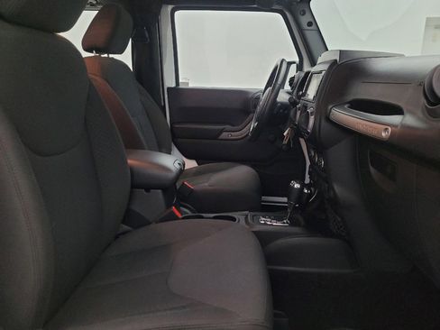 Used 2016 Jeep Wrangler Sport w/ Connectivity Group AWD/4WD image 21