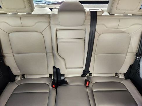 New 2026 Lincoln Corsair Premiere image 14