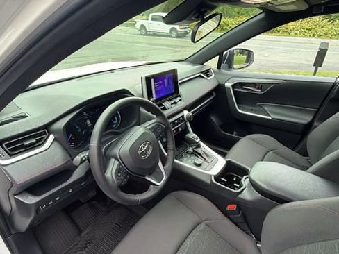 Used 2023 Toyota RAV4 SE w/ Weather & Moonroof Package AWD/4WD image 18