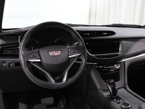 Used 2024 Cadillac XT6 Luxury image 6