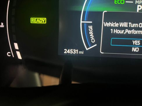 Used 2025 Toyota Camry SE image 40