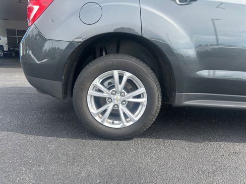 Used 2017 Chevrolet Equinox LT image 12