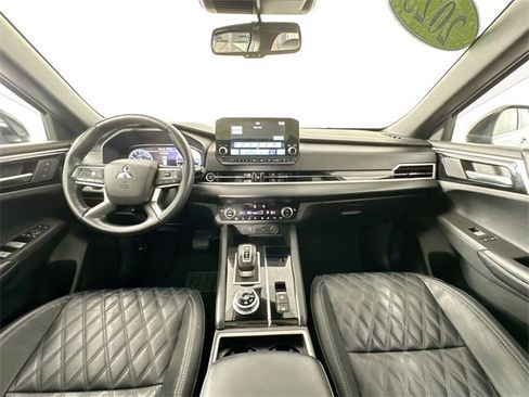 Used 2023 Mitsubishi Outlander SEL Black Edition image 3