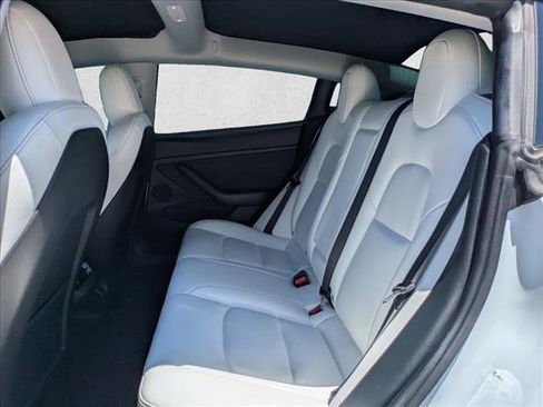 Used 2022 Tesla Model 3 RWD image 19
