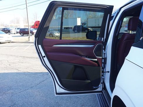 Used 2025 Cadillac Escalade Premium Luxury w/ LPO, Floor Liner Package image 34