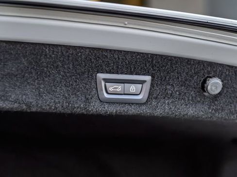 Used 2020 BMW 740i xDrive w/ M Sport Package image 12