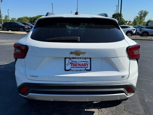 New 2026 Chevrolet Trax LT w/ Driver Confidence Package FWD image 28