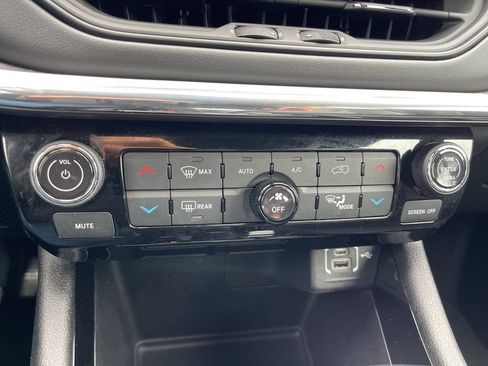 Used 2022 Jeep Compass Limited AWD/4WD image 12