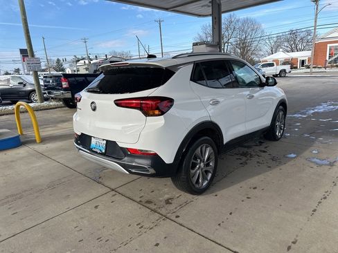 Used 2021 Buick Encore GX Essence w/ Experience Buick Package image 5