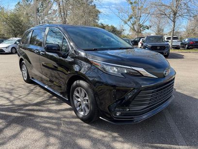 Used 2025 Toyota Sienna XLE