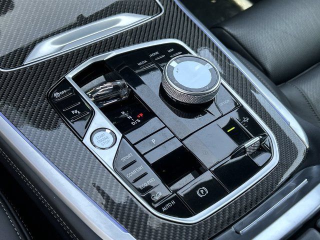 Used 2026 BMW X7 M60i AWD/4WD image 31