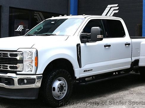 Used 2023 Ford F350 XLT AWD/4WD image 4