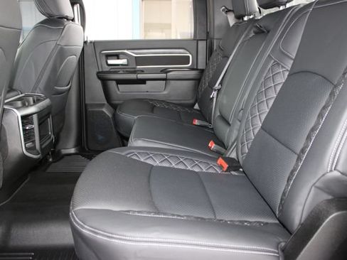 Used 2024 RAM 2500 Big Horn w/ Night Edition AWD/4WD image 25