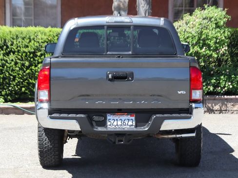 Used 2016 Toyota Tacoma TRD Off-Road w/ Towing Package RWD image 7