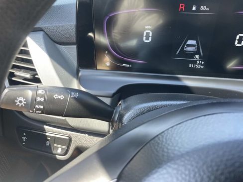 Used 2024 Kia Seltos LX AWD/4WD image 31