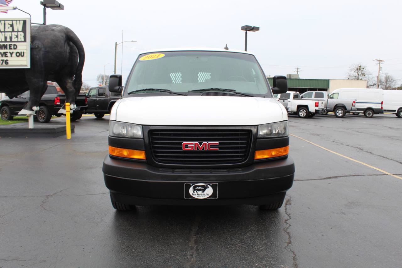 Used 2021 GMC Savana 2500 RWD image 2