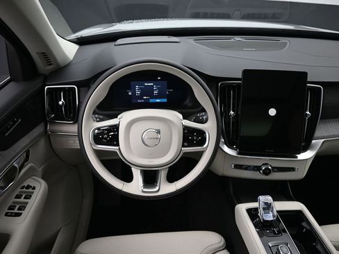 New 2026 Volvo XC90 T8 Ultra w/ Protection Package Premier AWD/4WD image 18