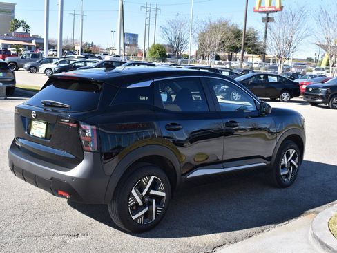 Certified 2025 Nissan Kicks SV image 7